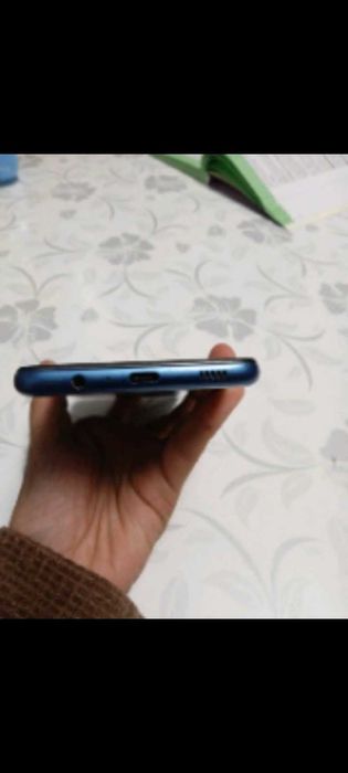 Samsung A 12 sotiladi.