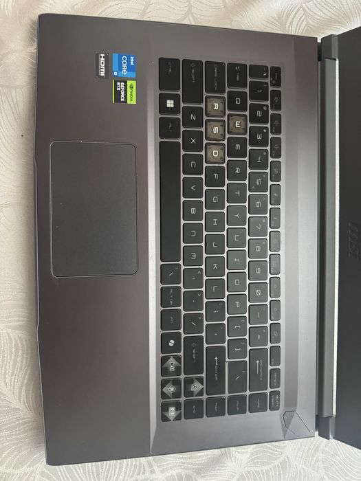 Vand laptop MSI pretul este negocial mai multe detalii la telefon