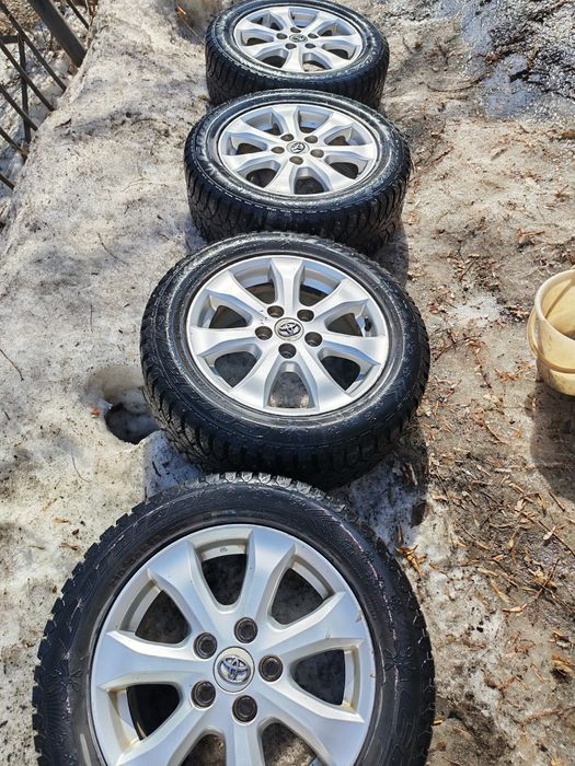 Продам диски литые с резинами