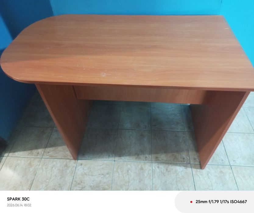 Срочно продам стол