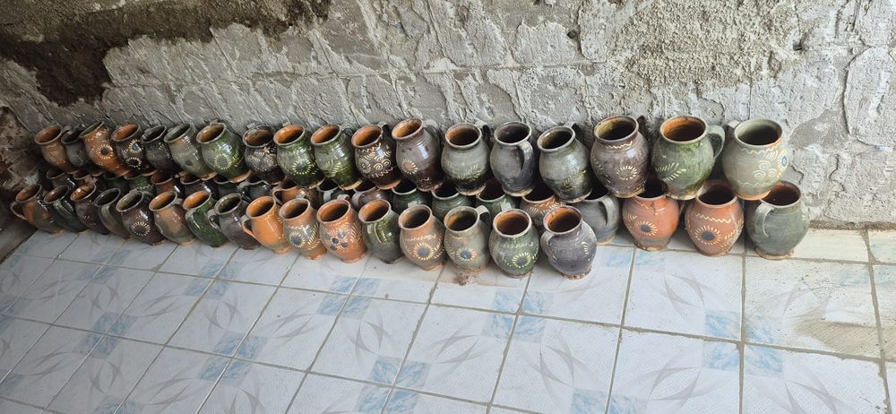 Oale din lut diferite mărimi