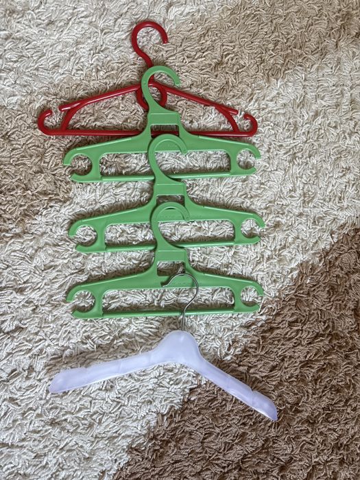 Продам детские вешалки