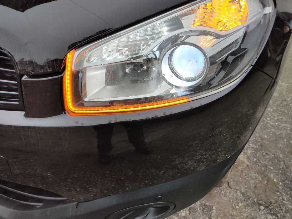 LED дневни светлини и бягащи мигачи за автомобил