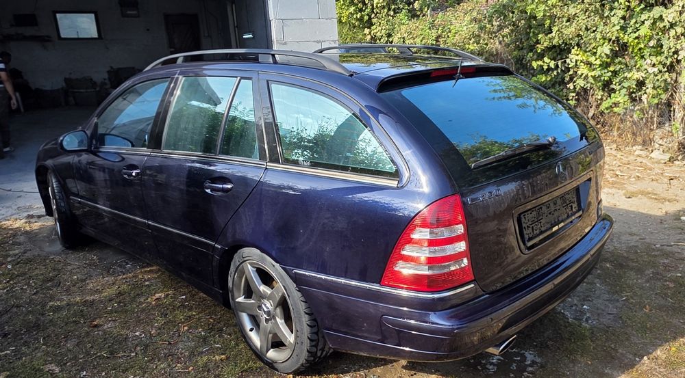 Vând Mercedes C 220