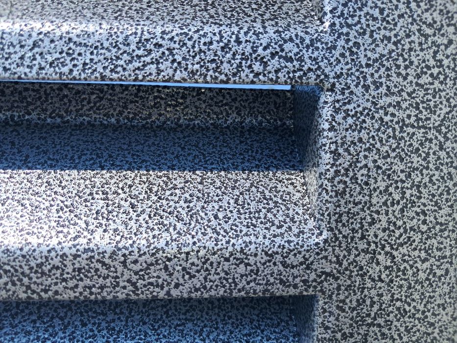 Porți modele jaluzea, tabla decupată, fier forjat