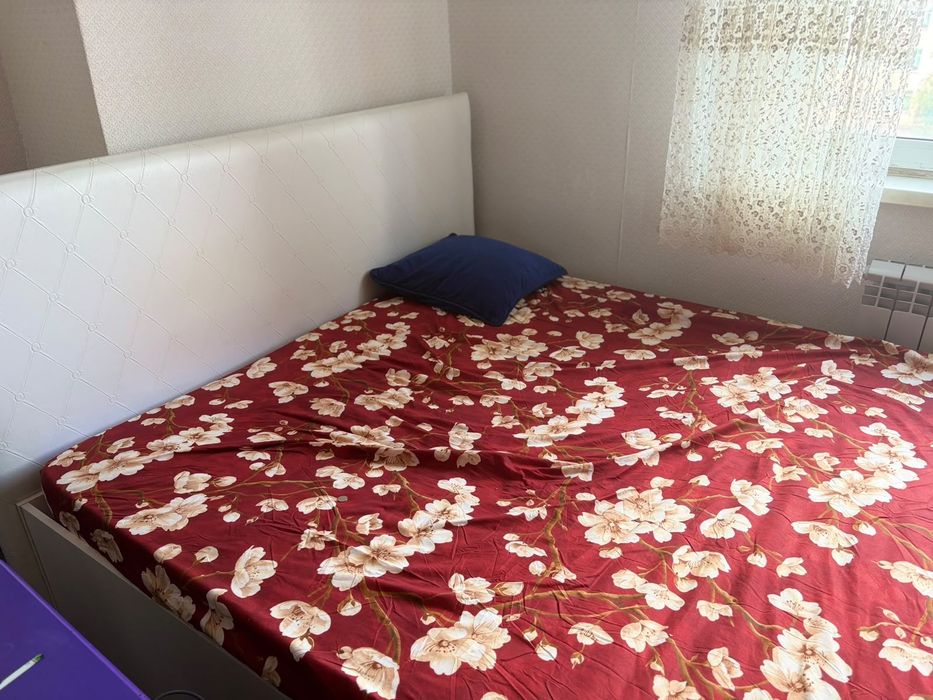 Кровать б/у белая