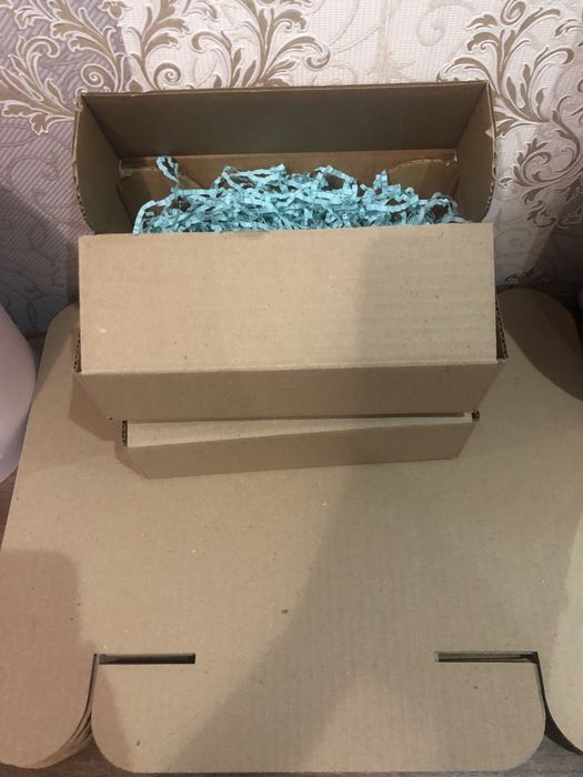 Каробки есть много выбара для подарка наборов для всего