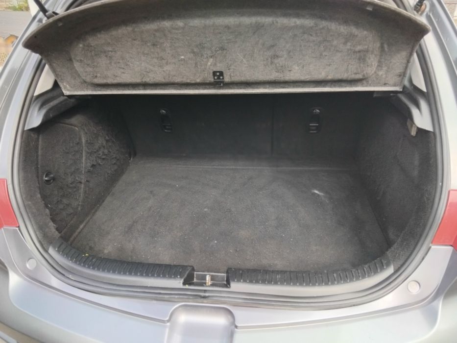 Mazda 3 din 2004 ,1,6 16 valve benzină