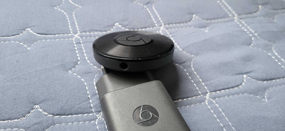 Google Chromecast Audio Media Streamer - RUX-J42   se vinde cum se vede in poza
