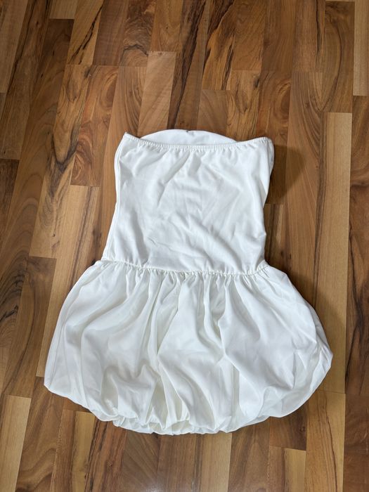 Белое платье короткое