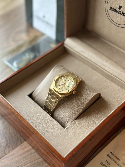 Audemars Piguet Royal Oak Gold 33 mm Quartz - дамски модел