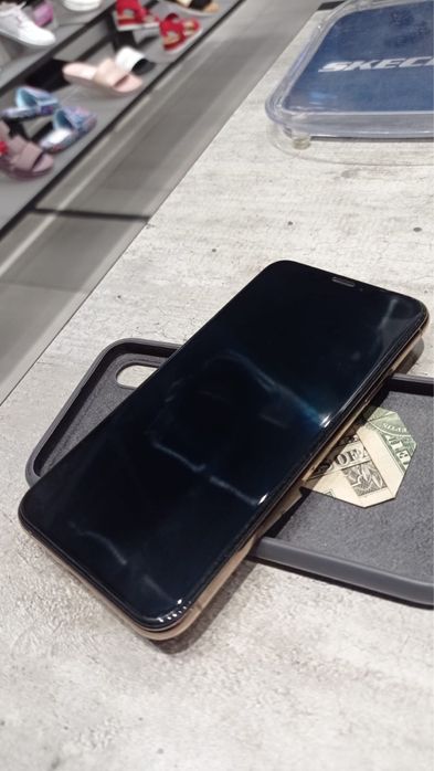 iPhone Xs gold в отличном состоянии