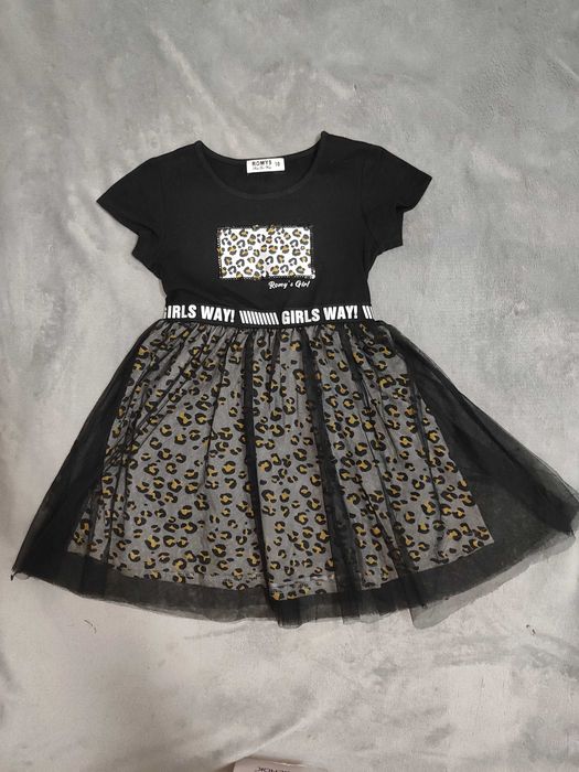 Платье на девочку 5-6 лет