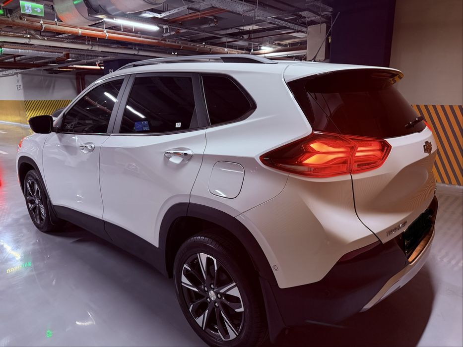 Tracker 2 premier sotiladi