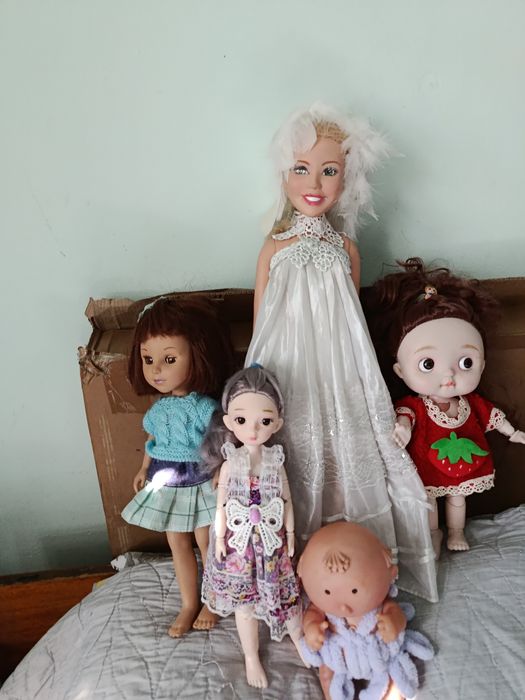 Продаю куклы пять штук