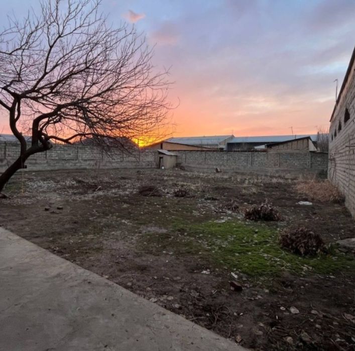 Xasanboy 3sotix yer sotiladi  betonga gastranom 1km