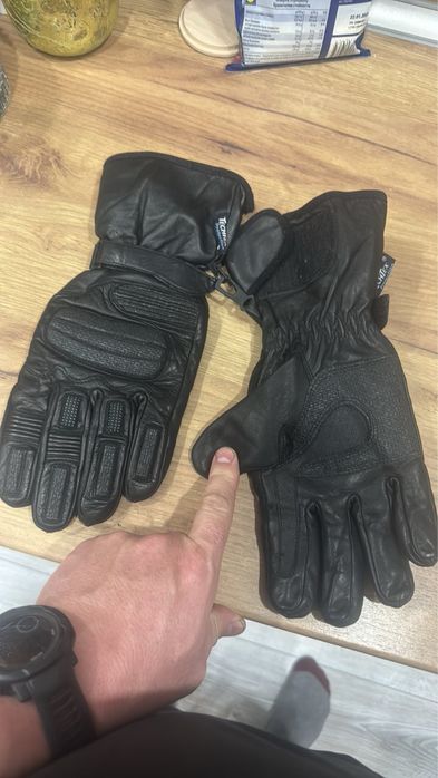 Продавам Мото ръкавици,неразличими от нови!!!
