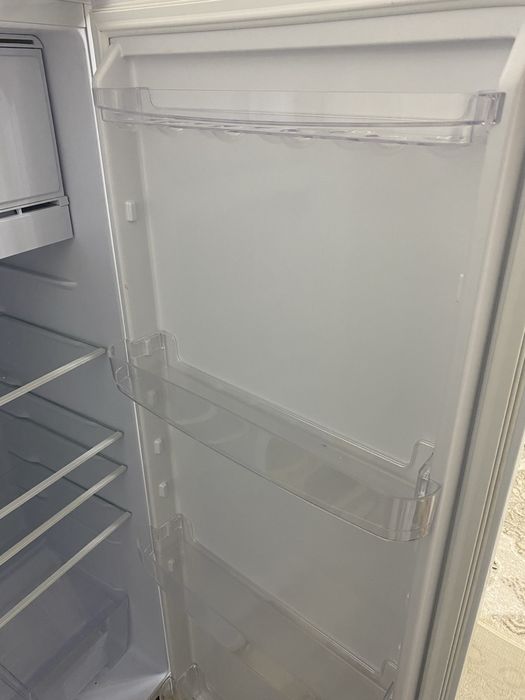 Холодильник бирюса