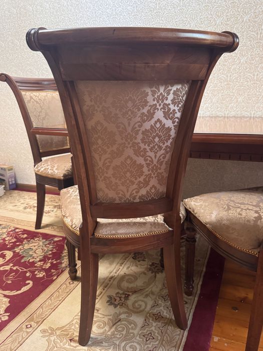 Стол со стульями (8шт) размер стола: 222х112. Купили в «Кенг Макон».