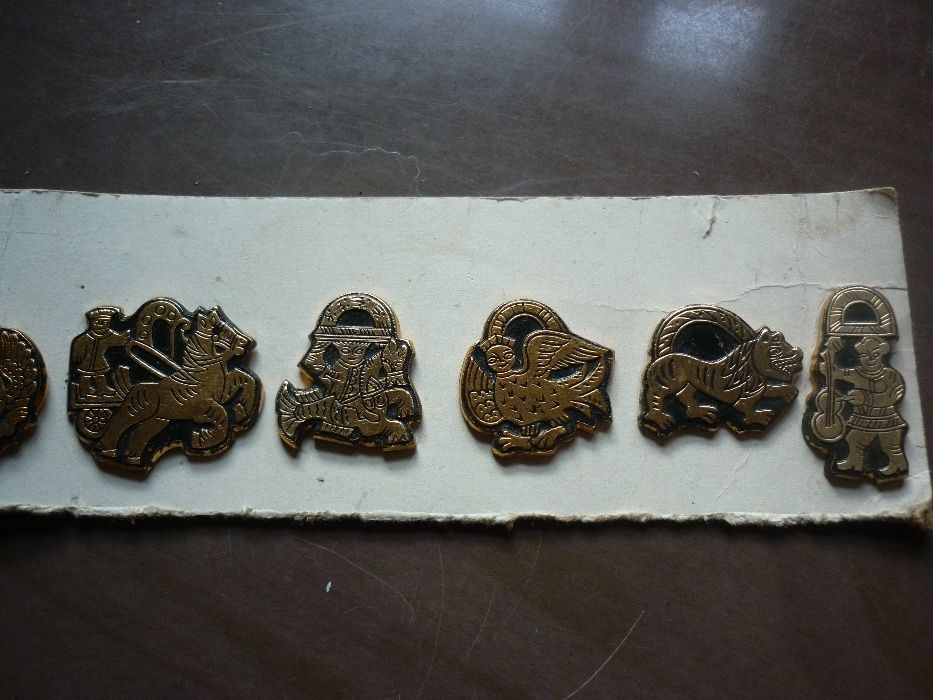 Продам значки СССР. Серия " Ретро машины."  и другие.  От 25 000 сум.