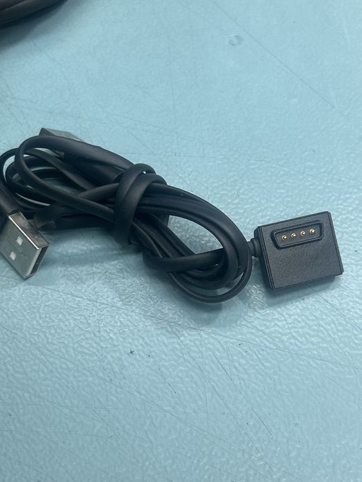 Cablu incarcarcare original smartwatch vector