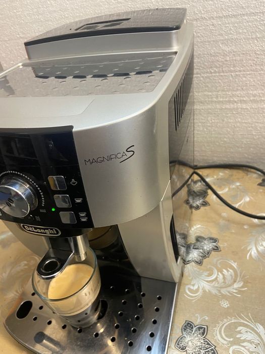 Espresor cafea DeLonghi magnifica S
