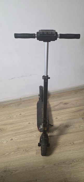Электросамокат E-Scooter