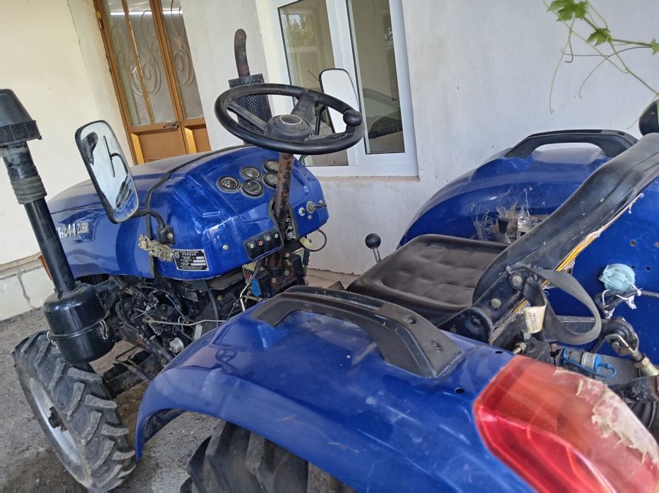 Mini traktor sotiladi jihozlari bilan/ Мини трактор сотилади жиҳозлари