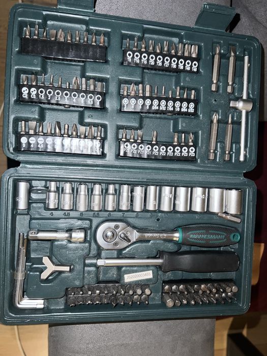 различни инструменти