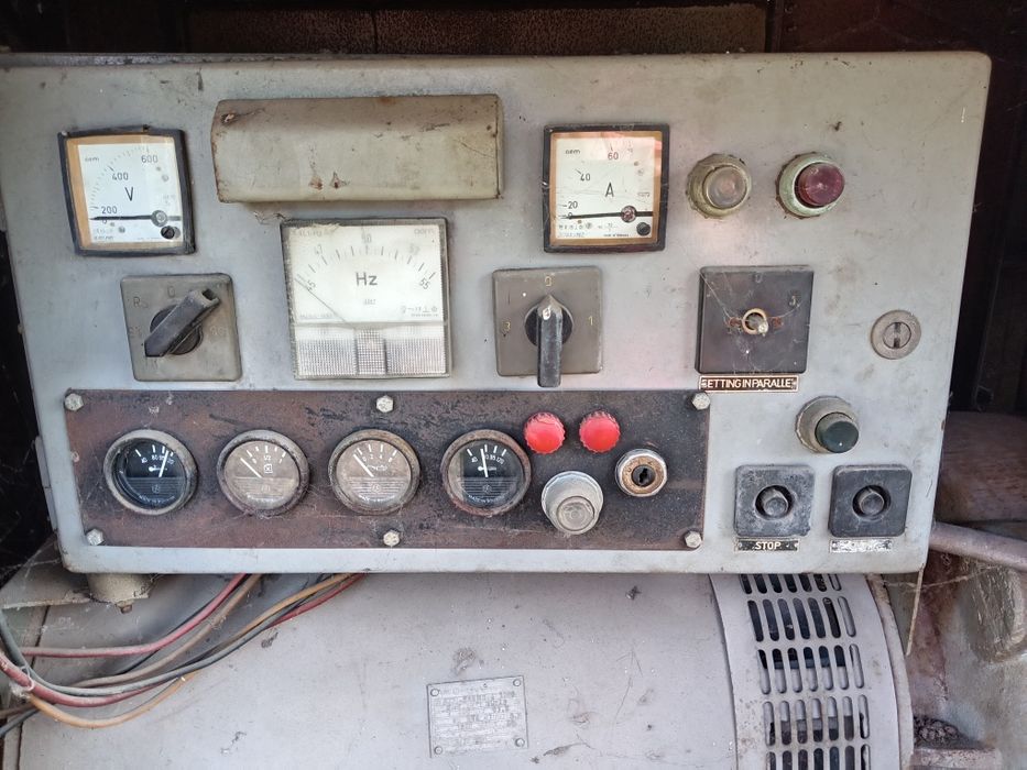Vând generator 28kw, 380v, motor U650 diesel, șasiu roți, remorcabil, funcțional, stare conform foto