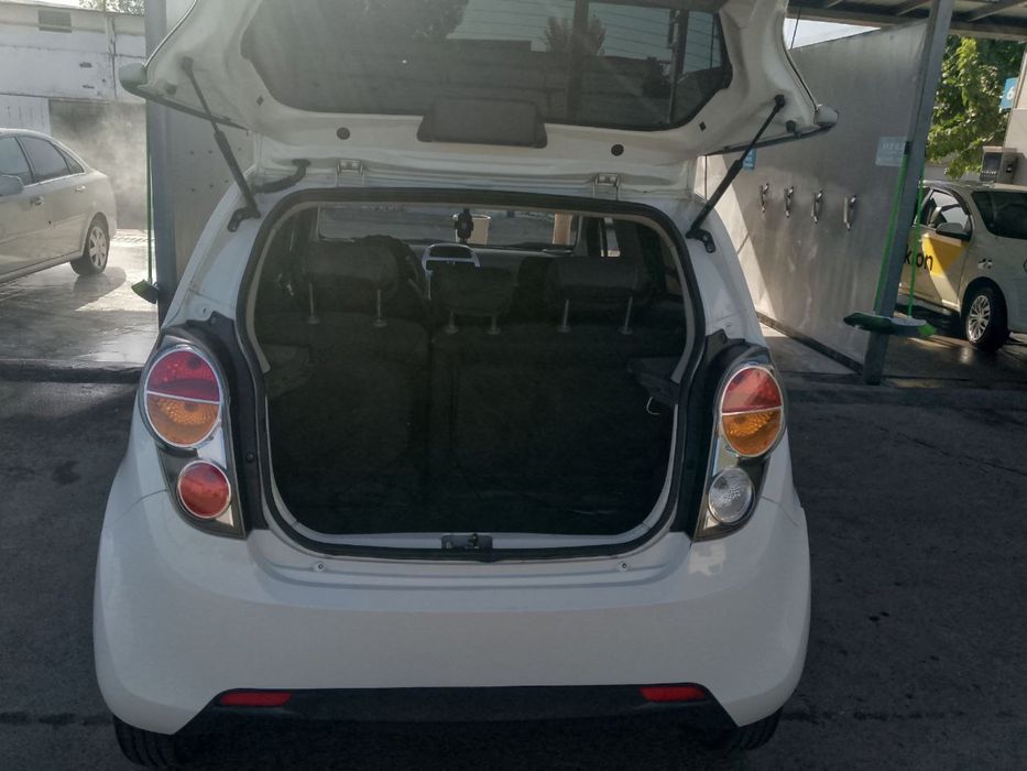 Spark mashinasi sotiladi