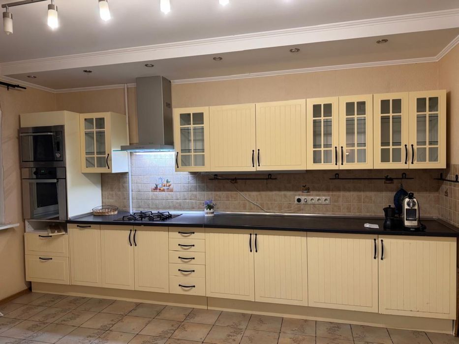 Продам кухонный гарнитур б/у