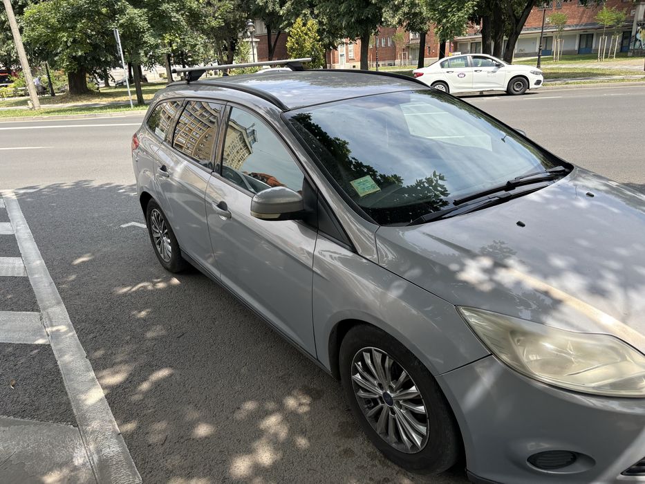 FORD Focus 2011 — imagine 4