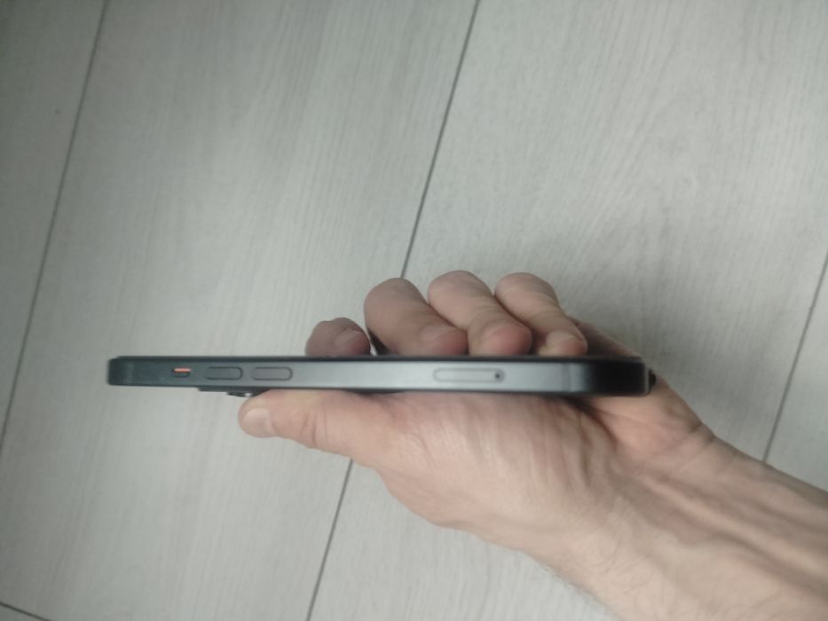 iPhone 15 GARANTIE și Factura Emag