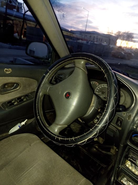 Продам машину мисубиси