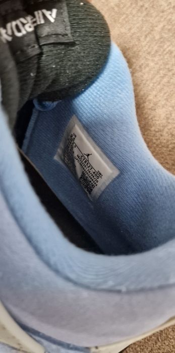 Adidasi Jordan 4 University Blue