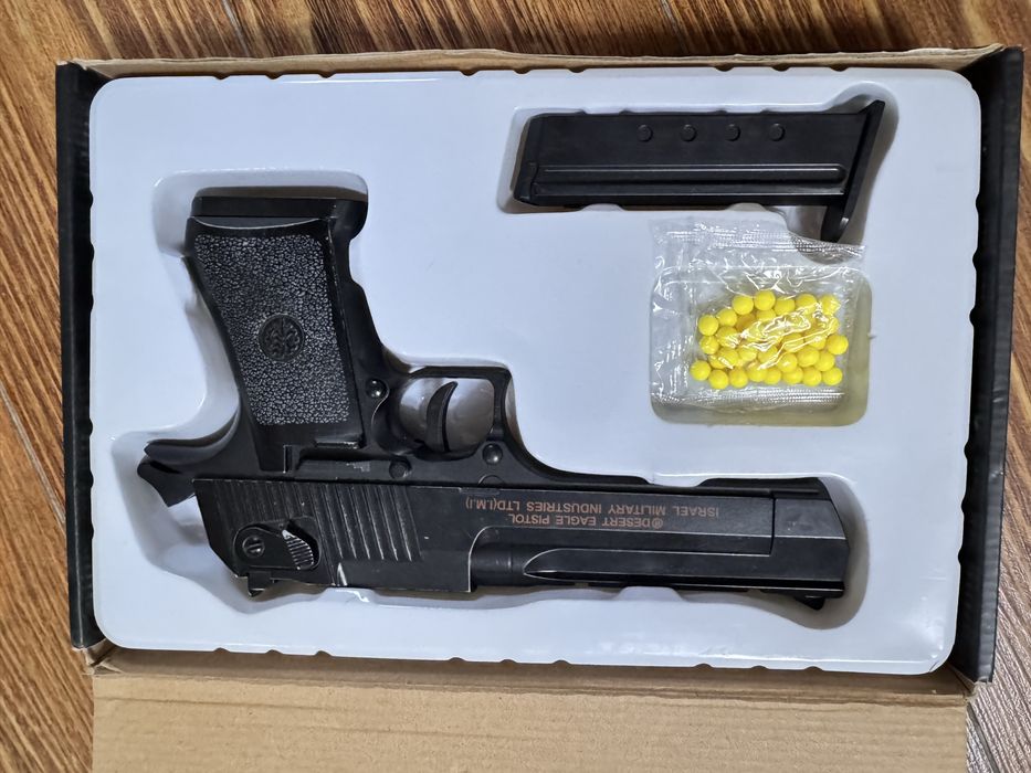 Игрушечный металлический пистолет Airsoft Gun C.20