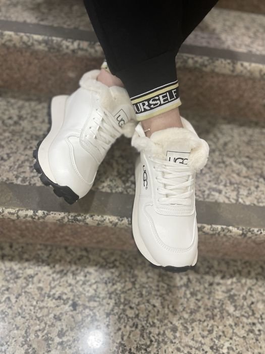 Кроссовки зимние