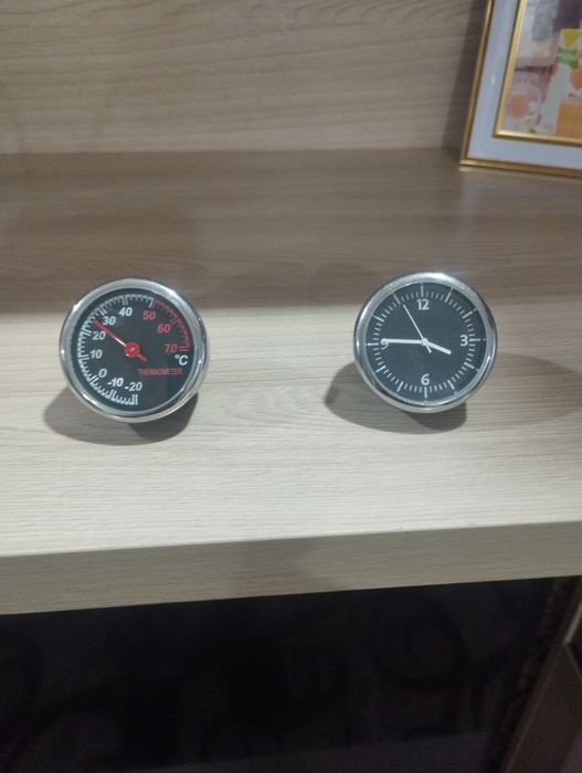 Продам часы и термометр (пара)