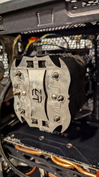 Cooler CPU Intel boxe Behringer 15