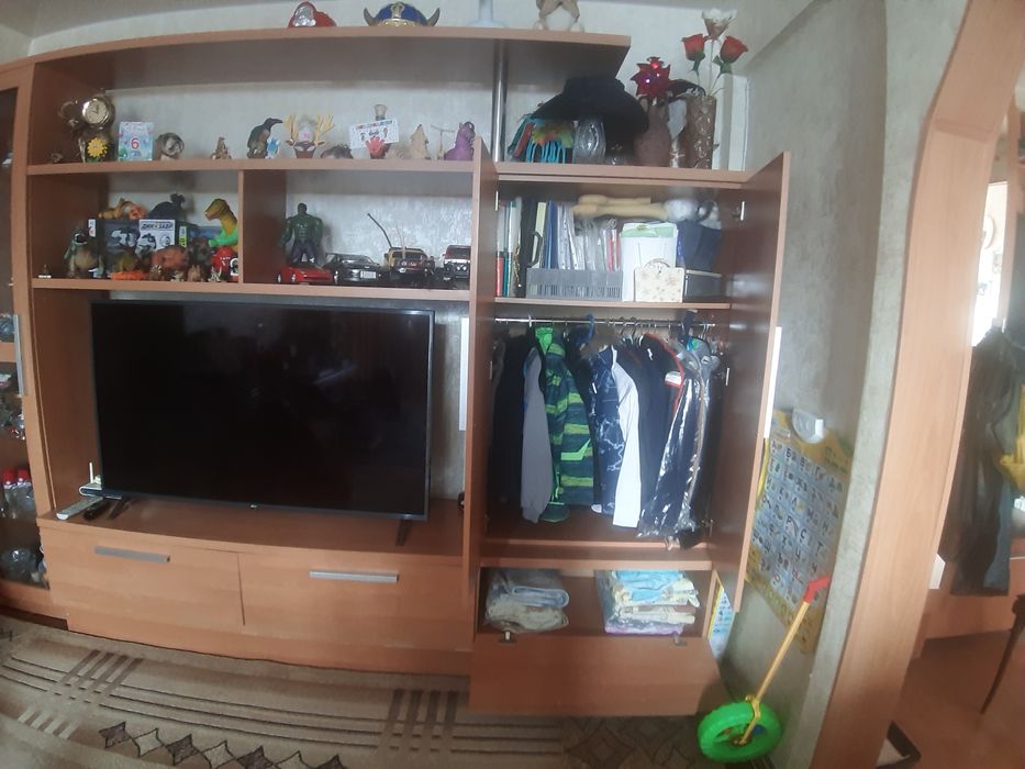 Продам горку,прихожку,стулья