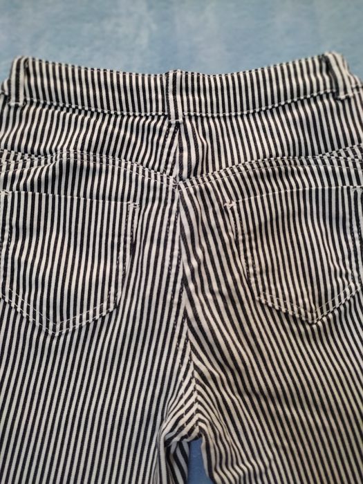 Тонкие джинсы в полоску размер S