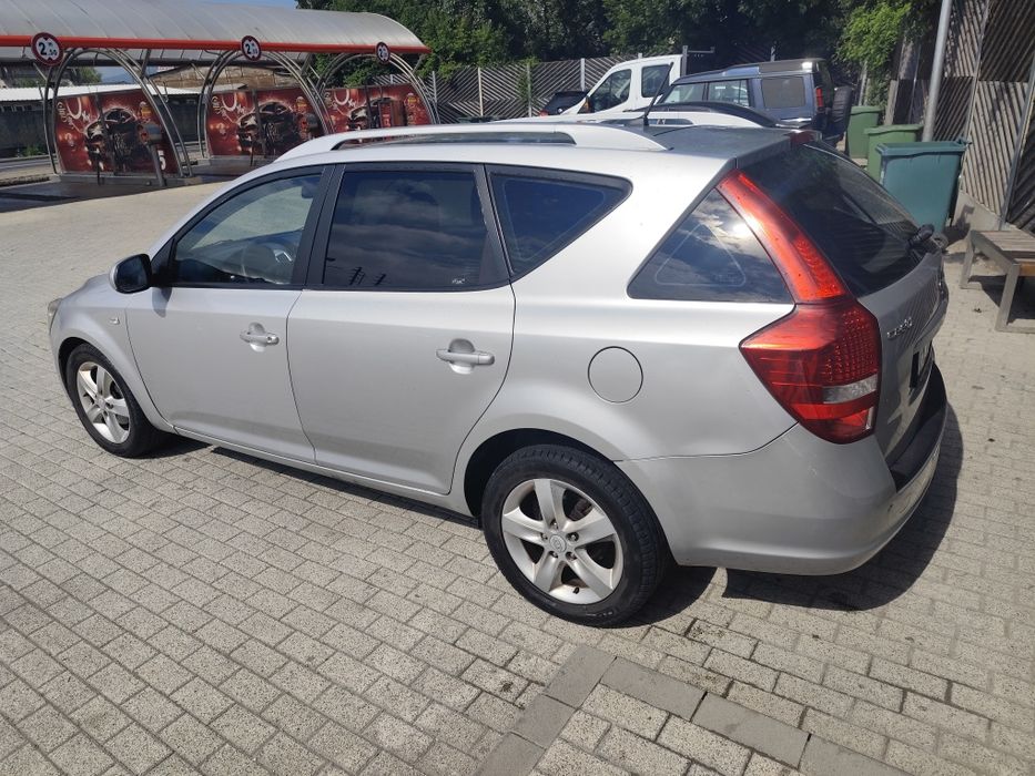Kia.    Ceed 1.4 benzina și Gpl