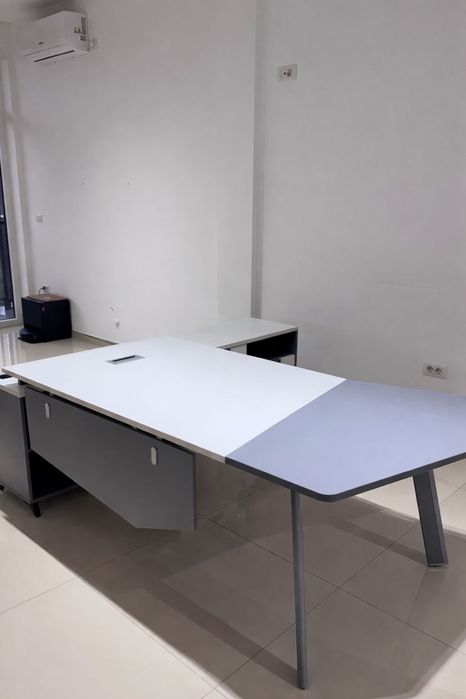 Birou modern cu dulap lateral