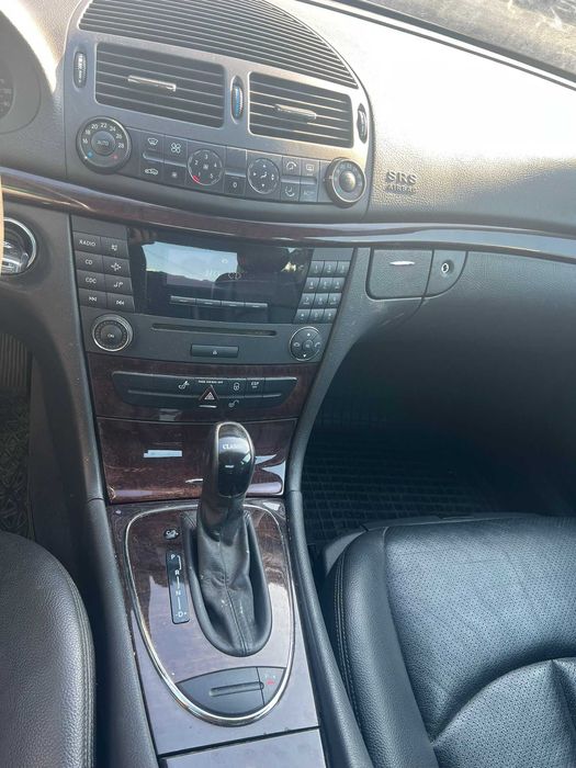 Mercedes E class w211 2.2 cdi automat usor Avariat