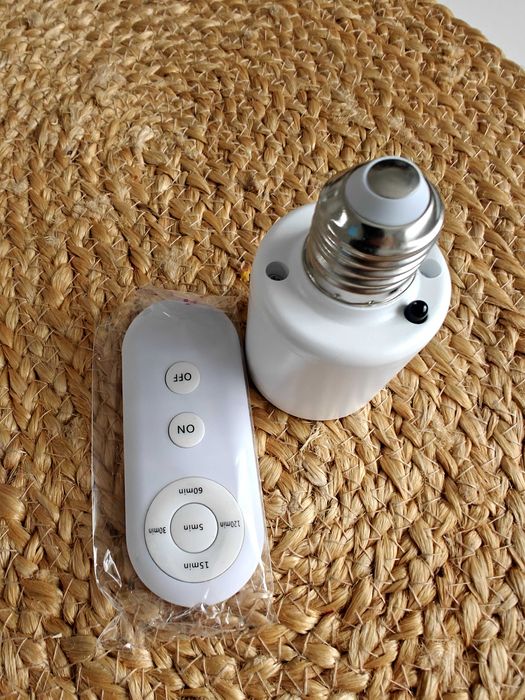 Fasung/Dulie E27 cu telecomanda