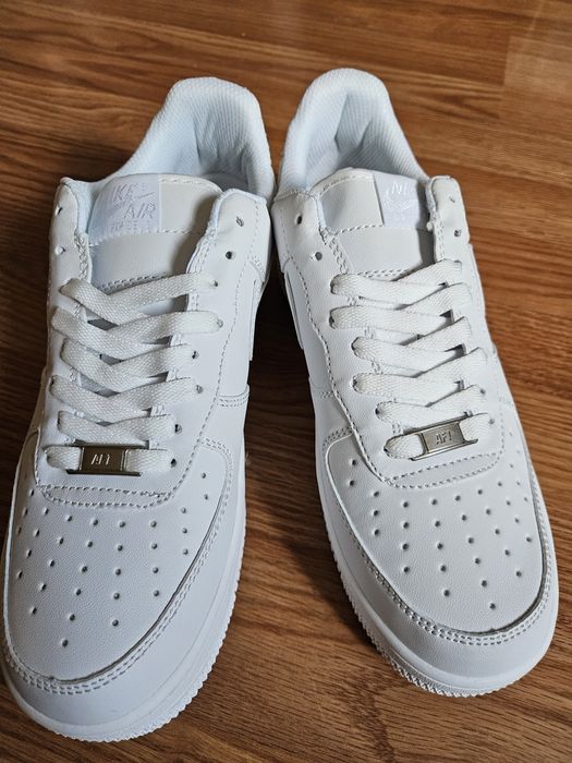 Air force 1 alb 41 Sambateni • OLX.ro