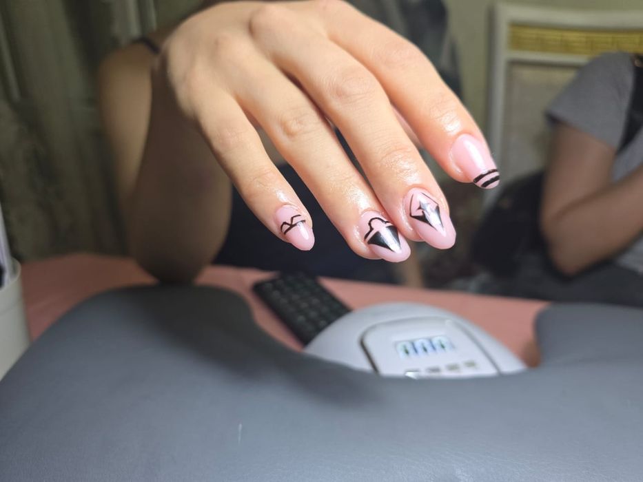 Маникюр 1000 ТГ.