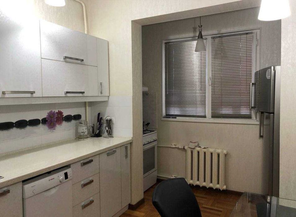 ойбек 2 комнатная квартира 62м2 , с долгосрочным арендатором за 700 уе