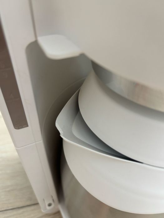 Cafetieră Rowenta cu cană termică inox